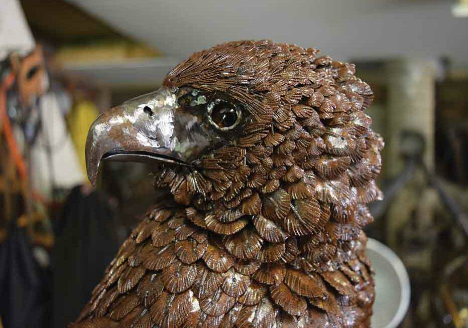 全球钣金新闻-金属制造狂：焊工制作动物的金属钣金-成都蔡瑞电子商务解决方案有限公司