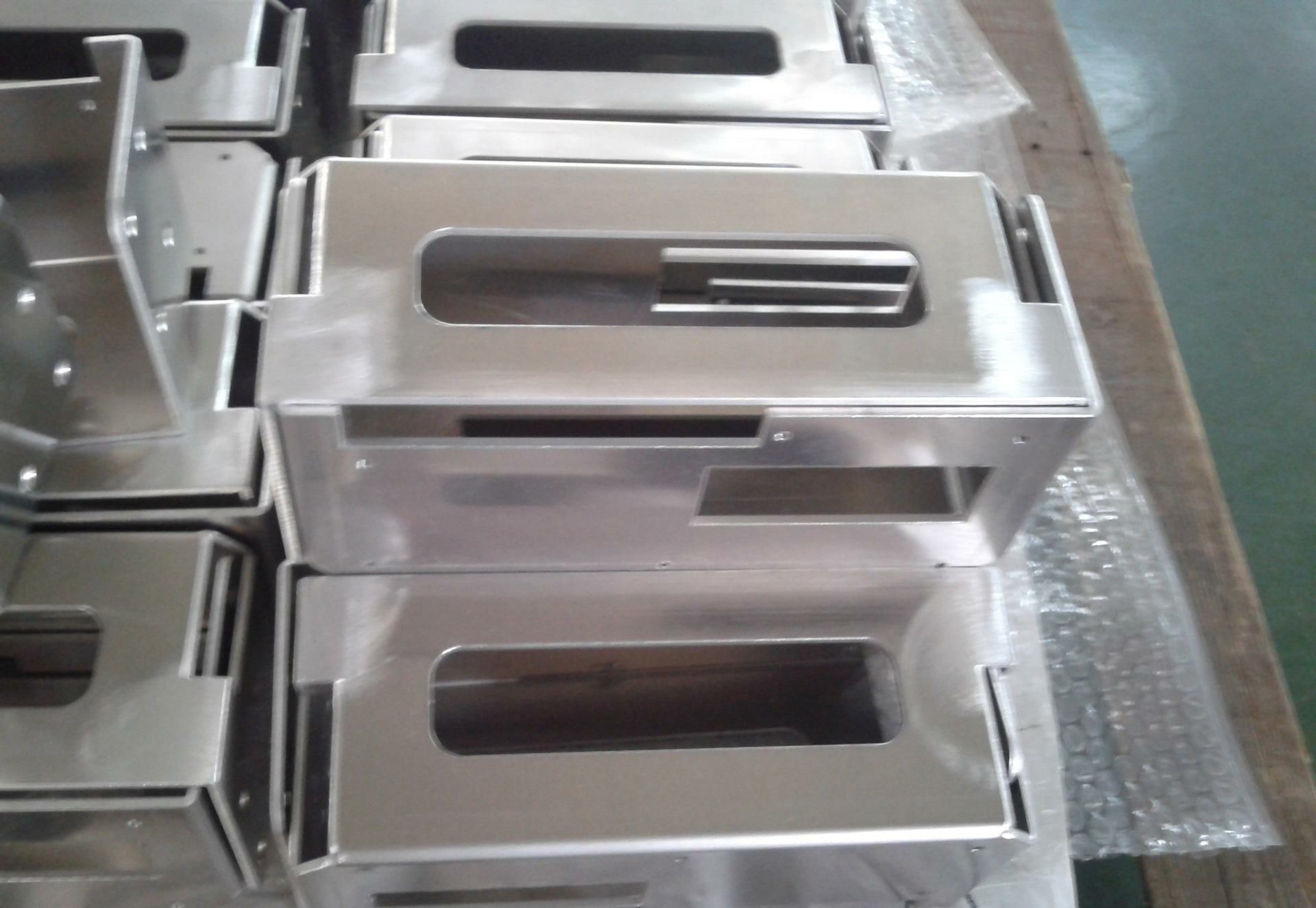 钣金加工时应如何选择材料？-成都蔡瑞电子商务解决方案有限公司