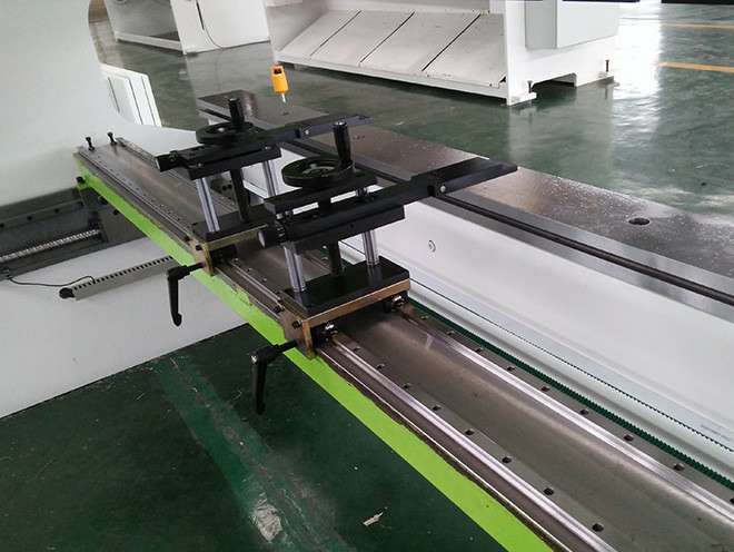 介绍钣金加工数控折弯机技巧-成都蔡瑞电子商务解决方案有限公司